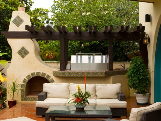 houstons-bbq-fireplace